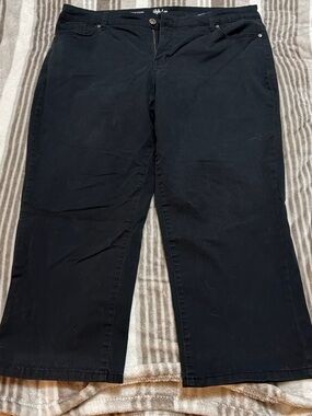 Style & Co. Black Curvy Capri Women’s